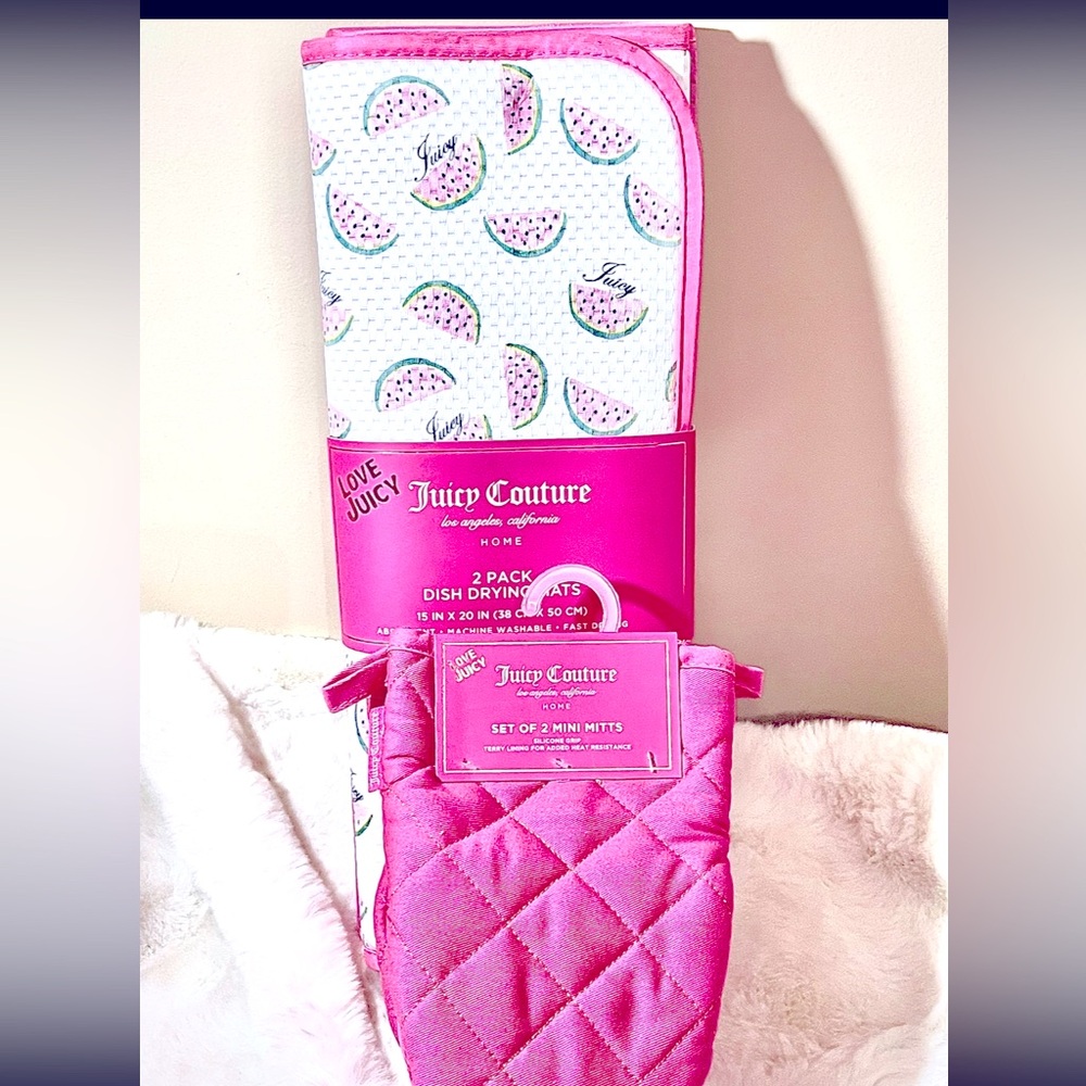 Juicy Couture Pink Oven mitt and drying mat set